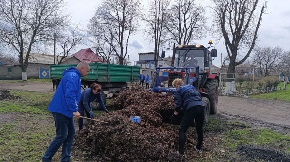Весна объединяет: в городском округе город Ровеньки прошли субботники Весна объединяет: в городском округе город Ровеньки прошли субботники