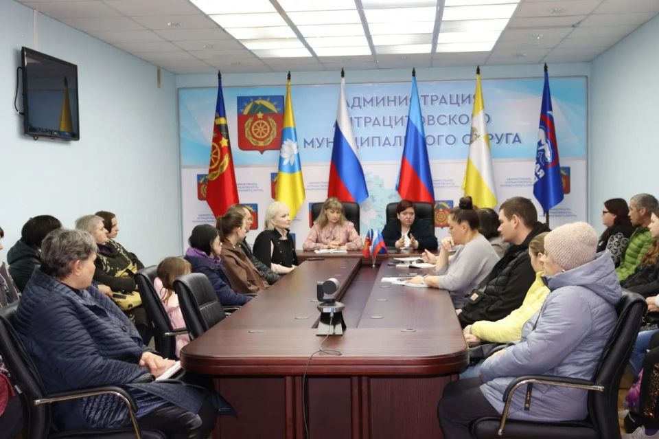 В Антраците прошла встреча специалистов благотворительной организации «Детские деревни SOS» с семьями, оказавшимися в сложной жизненной ситуации, а также с опекунами несовершеннолетних детей В Антраците прошла встреча специалистов благотворительной организации «Детские деревни SOS» с семьями, оказавшимися в сложной жизненной ситуации, а также с опекунами несовершеннолетних детей
