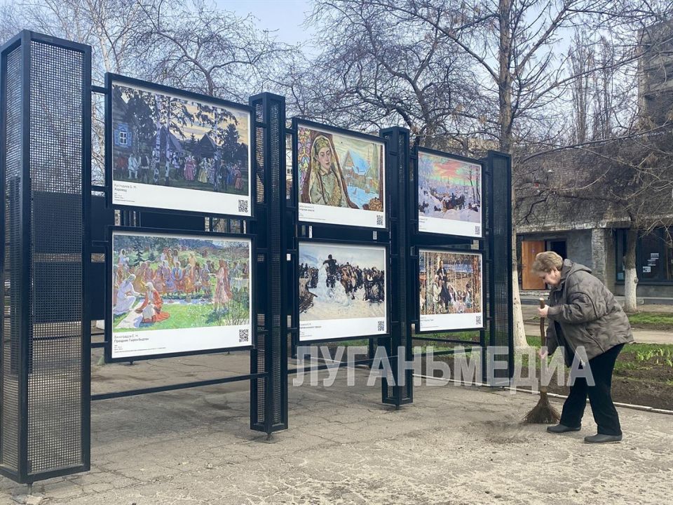 В Кировске в рамках эстафеты добрых дел «Весна – пора наводить порядки» прошел массовый субботник общественных мест В Кировске в рамках эстафеты добрых дел «Весна – пора наводить порядки» прошел массовый субботник общественных мест