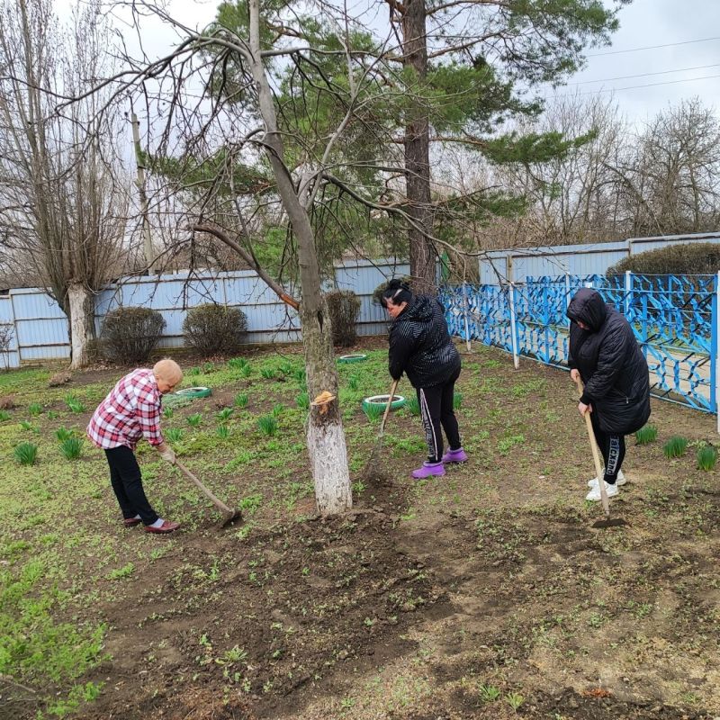 В поселках Софиевский и Запорожье продолжаются работы по благоустройству В поселках Софиевский и Запорожье продолжаются работы по благоустройству