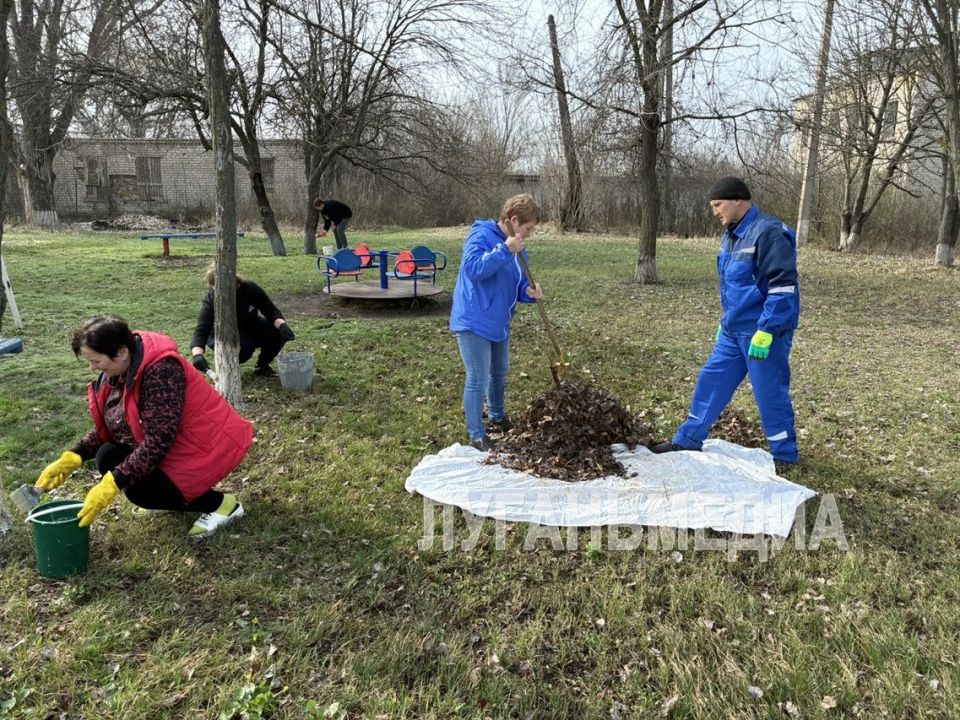 В Алексеевке Белокуракинского округа провели субботник В Алексеевке Белокуракинского округа провели субботник