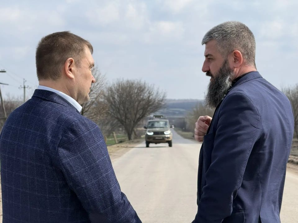 В Меловом оценили качество дороги, отремонтированной по народной программе Единой России В Меловом оценили качество дороги, отремонтированной по народной программе Единой России