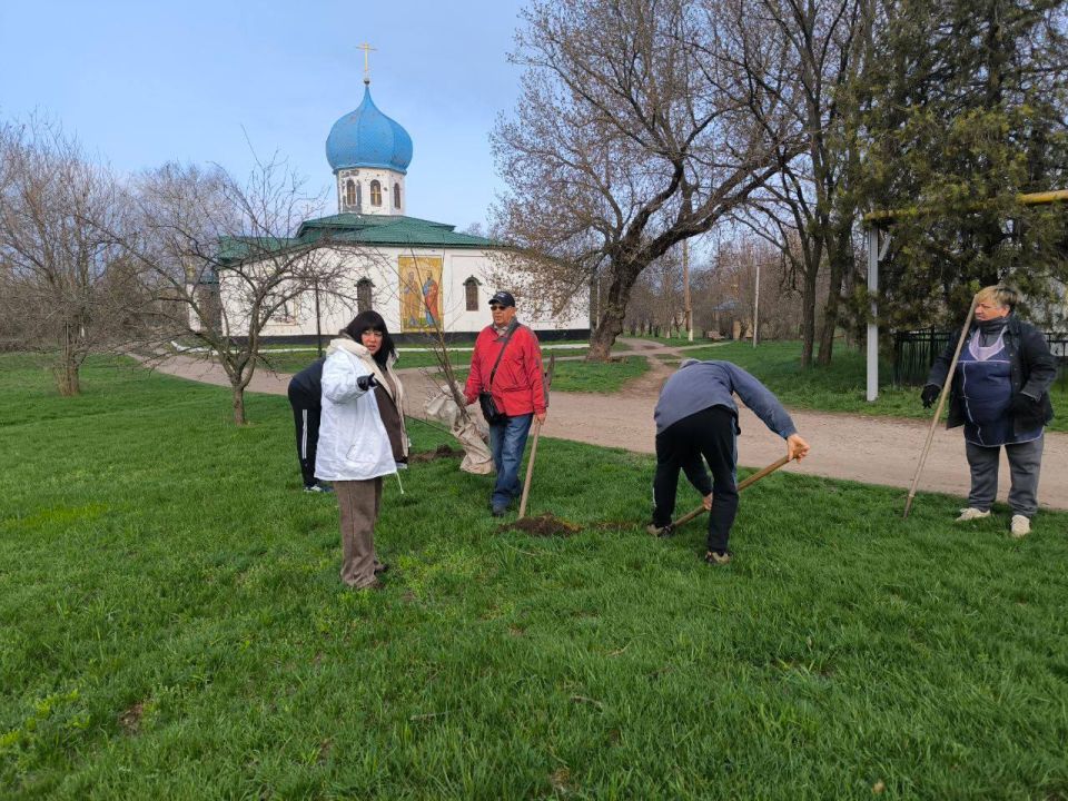 В Петровке акция «Сад Памяти» В Петровке акция «Сад Памяти»