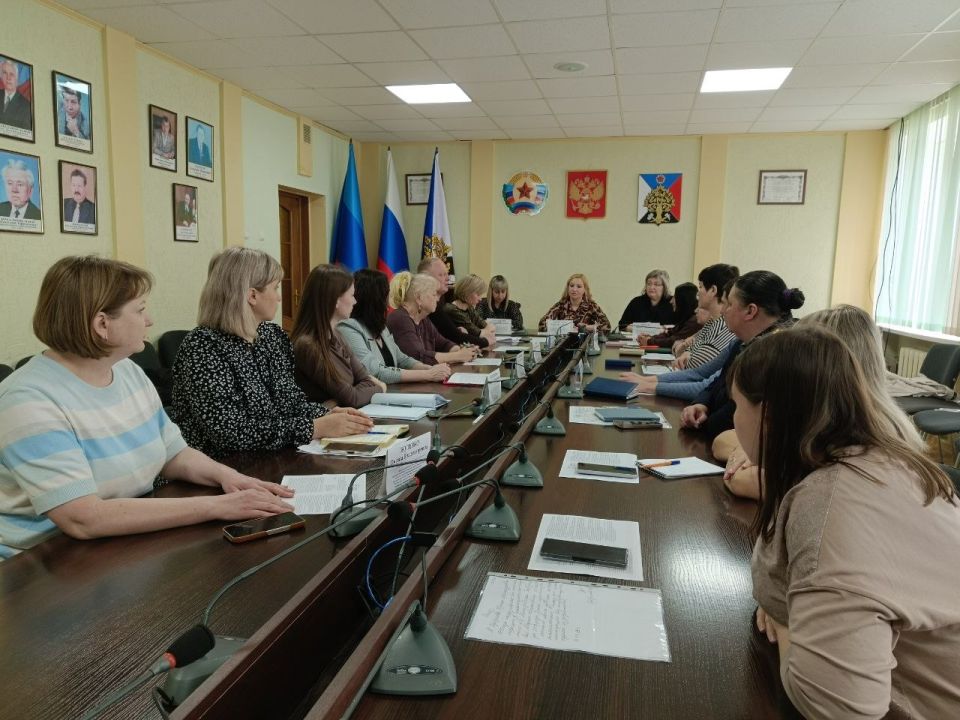 В Администрации городского округа город Ровеньки состоялось заседание круглого стола субъектов системы профилактики детской преступности и безнадзорности городского округа город Ровеньки В Администрации городского округа город Ровеньки состоялось заседание круглого стола субъектов системы профилактики детской преступности и безнадзорности городского округа город Ровеньки