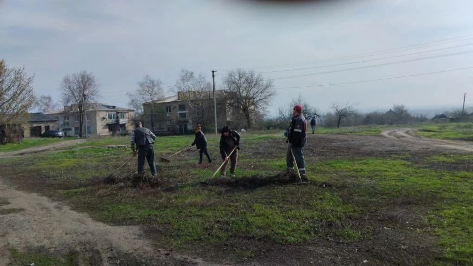 Сотрудники отдела жизнеобеспечения пгт Северный, с. Давыдо-Никольское, с. Великий Суходол, активисты Единой России, а также представители организаций и учреждений, работающих на подведомственной территории, совместно провели... Сотрудники отдела жизнеобеспечения пгт Северный, с. Давыдо-Никольское, с. Великий Суходол, активисты Единой России, а также представители организаций и учреждений, работающих на подведомственной территории, совместно провели...