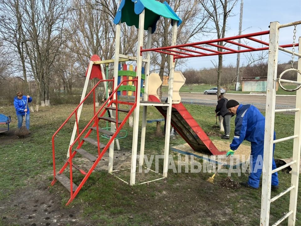 В Алексеевке Белокуракинского округа провели субботник В Алексеевке Белокуракинского округа провели субботник