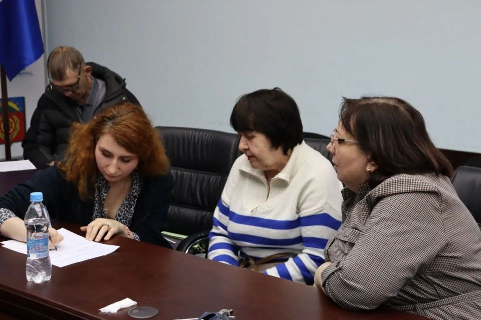 В Антраците прошла встреча специалистов благотворительной организации «Детские деревни SOS» с семьями, оказавшимися в сложной жизненной ситуации, а также с опекунами несовершеннолетних детей В Антраците прошла встреча специалистов благотворительной организации «Детские деревни SOS» с семьями, оказавшимися в сложной жизненной ситуации, а также с опекунами несовершеннолетних детей