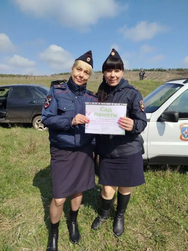 111 Деревья в память о погибших правоохранителях высадили коллеги в Новоайдаре 111 Деревья в память о погибших правоохранителях высадили коллеги в Новоайдаре