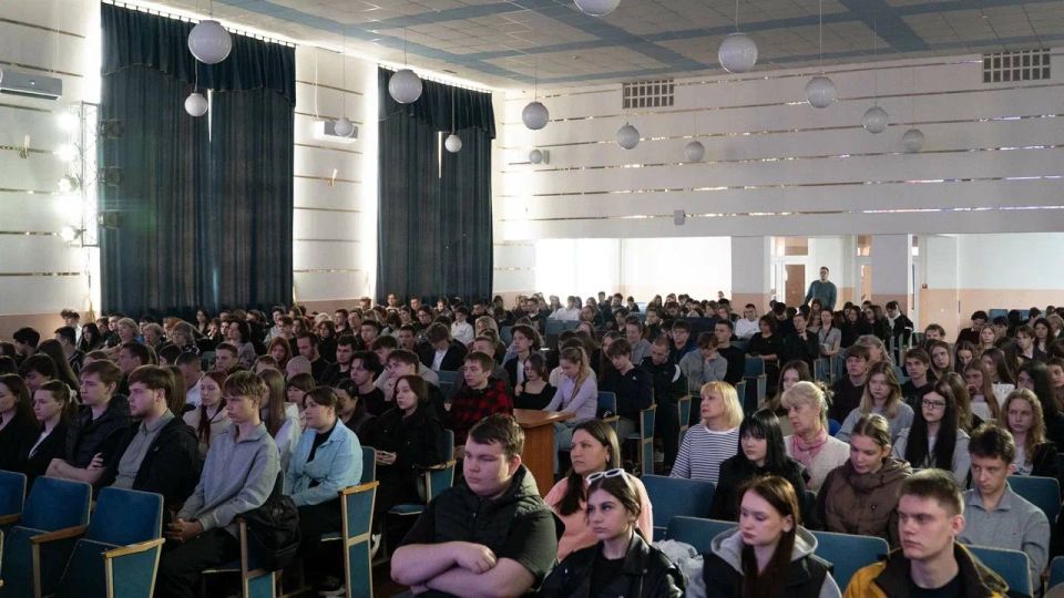 Сегодня состоялась встреча с заместителем Председателя Правительства Луганской Народной Республики — Иваном Кусовым в рамках федеральной программы «ГосСтарт.Диалог» в ЛГУ им. В. Даля Сегодня состоялась встреча с заместителем Председателя Правительства Луганской Народной Республики — Иваном Кусовым в рамках федеральной программы «ГосСтарт.Диалог» в ЛГУ им. В. Даля