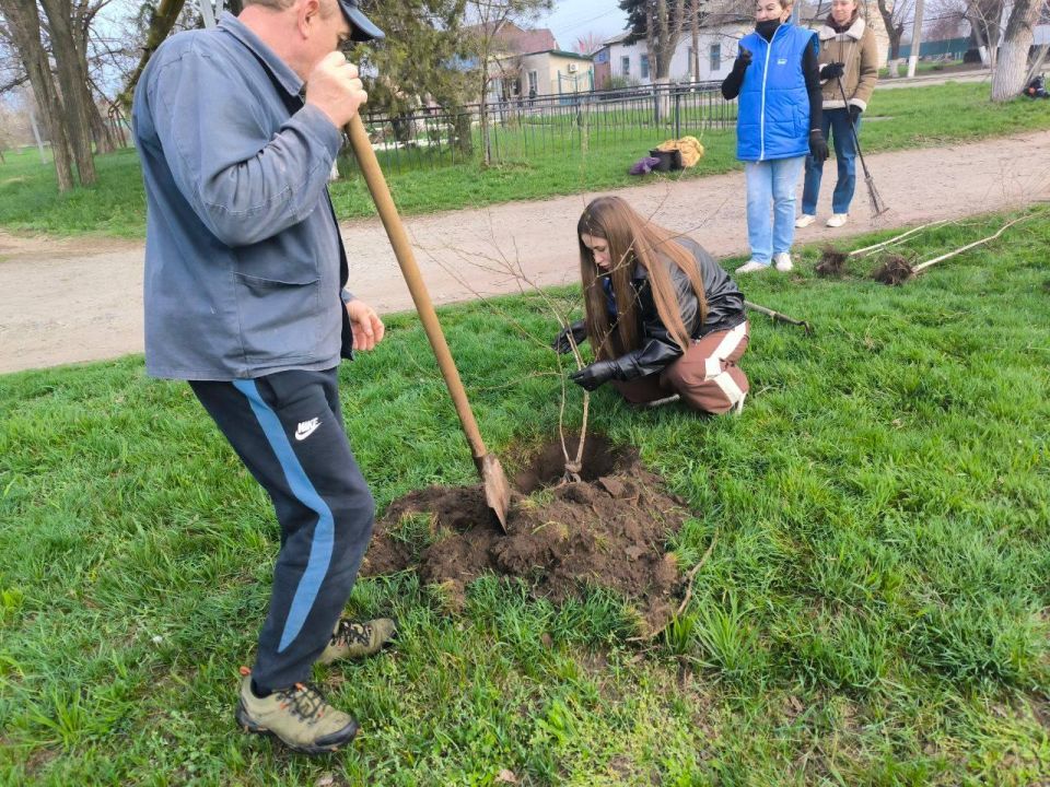 В Петровке акция «Сад Памяти» В Петровке акция «Сад Памяти»