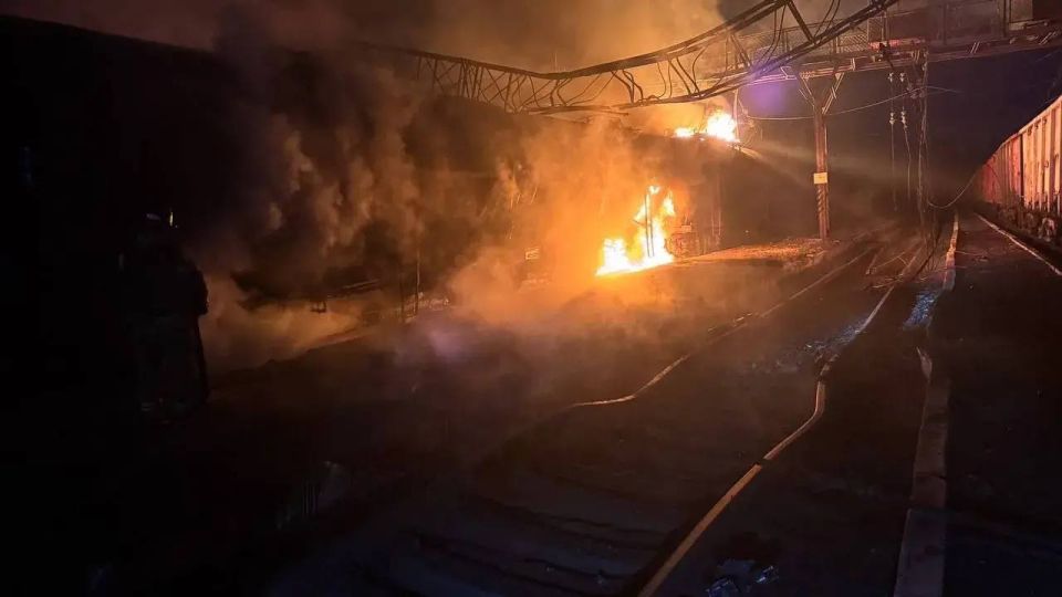 Мужчина ранен в Сватово при атаке БПЛА Украины, ранения также получили водитель и пассажир авто, в Антрацититовском округе - сотрудник МЧС, сообщил Глава ЛНР Леонид Пасечник Мужчина ранен в Сватово при атаке БПЛА Украины, ранения также получили водитель и пассажир авто, в Антрацититовском округе - сотрудник МЧС, сообщил Глава ЛНР Леонид Пасечник