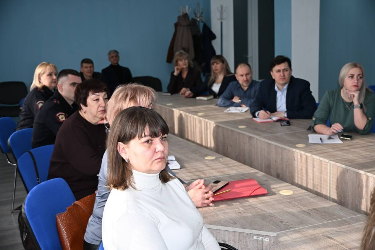 111Брянковские полицейские приняли участие в совещании с представителями городской администрации 111Брянковские полицейские приняли участие в совещании с представителями городской администрации