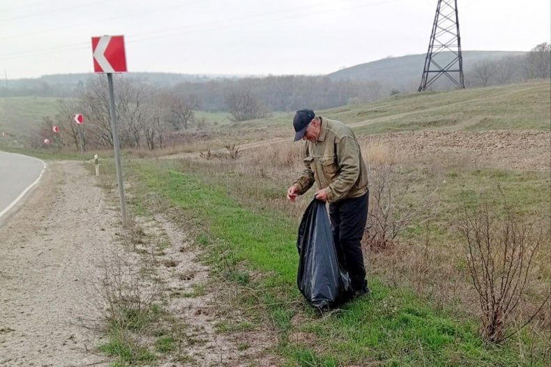 Общими усилиями вычищается село Медвежанка! Общими усилиями вычищается село Медвежанка!