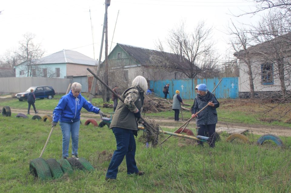 Акция «Весна – пора наводить порядки» у храма в Веселой Горе Акция «Весна – пора наводить порядки» у храма в Веселой Горе