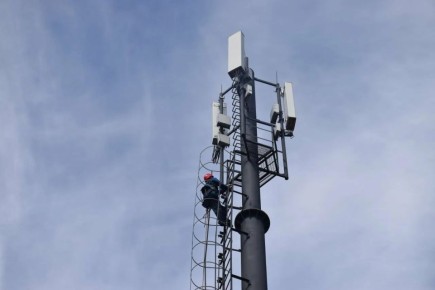 Более 200 новых базовых станций установят в ЛНР в этом году