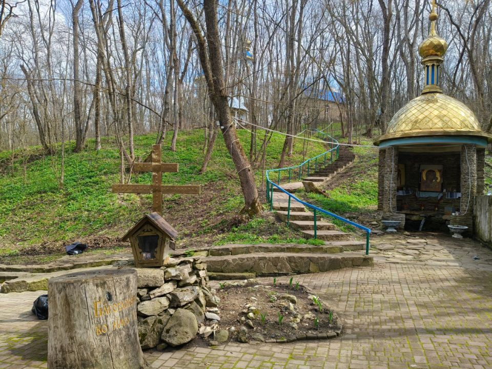 Специалисты Минприроды ЛНР приняли участие в субботнике на территории заповедного урочища «Киселева балка» Специалисты Минприроды ЛНР приняли участие в субботнике на территории заповедного урочища «Киселева балка»