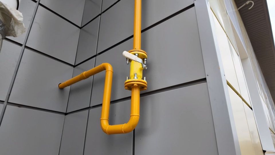 В здание патологоанатомического отделения Краснодонской ЦГБ провели газ и воду В здание патологоанатомического отделения Краснодонской ЦГБ провели газ и воду