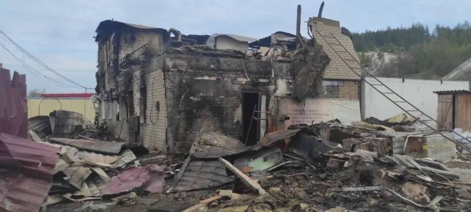 Глава ЛНР Леонид Пасечник сообщил о гибели двух взрослых и ребенка в селе Михайловка Кременского района из-за пожара, вызванного вражеской атакой Глава ЛНР Леонид Пасечник сообщил о гибели двух взрослых и ребенка в селе Михайловка Кременского района из-за пожара, вызванного вражеской атакой