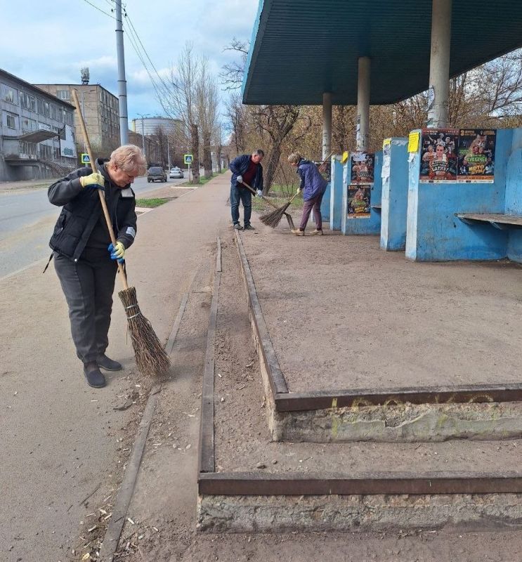 3 апреля работники МУП "Рынок города Алчевска" приняли участие в общегородском субботнике, очистив от мусора территории общего пользования 3 апреля работники МУП "Рынок города Алчевска" приняли участие в общегородском субботнике, очистив от мусора территории общего пользования