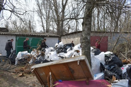 Владимир Чернев: В Старобельском муниципальном округе в рамках Месяца экологии прошёл масштабный субботник