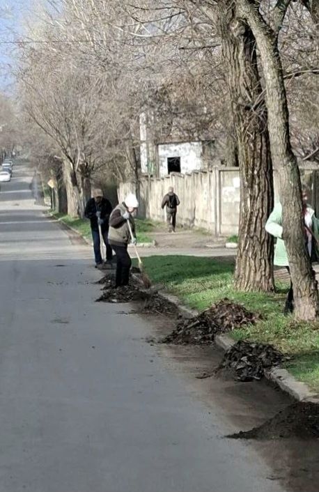 Сотрудники Алчевской спортивной школы №2 имени А.Е. Морозова приняли участие в общегородском субботнике в рамках эстафеты «Весна — пора наводить порядки» Сотрудники Алчевской спортивной школы №2 имени А.Е. Морозова приняли участие в общегородском субботнике в рамках эстафеты «Весна — пора наводить порядки»
