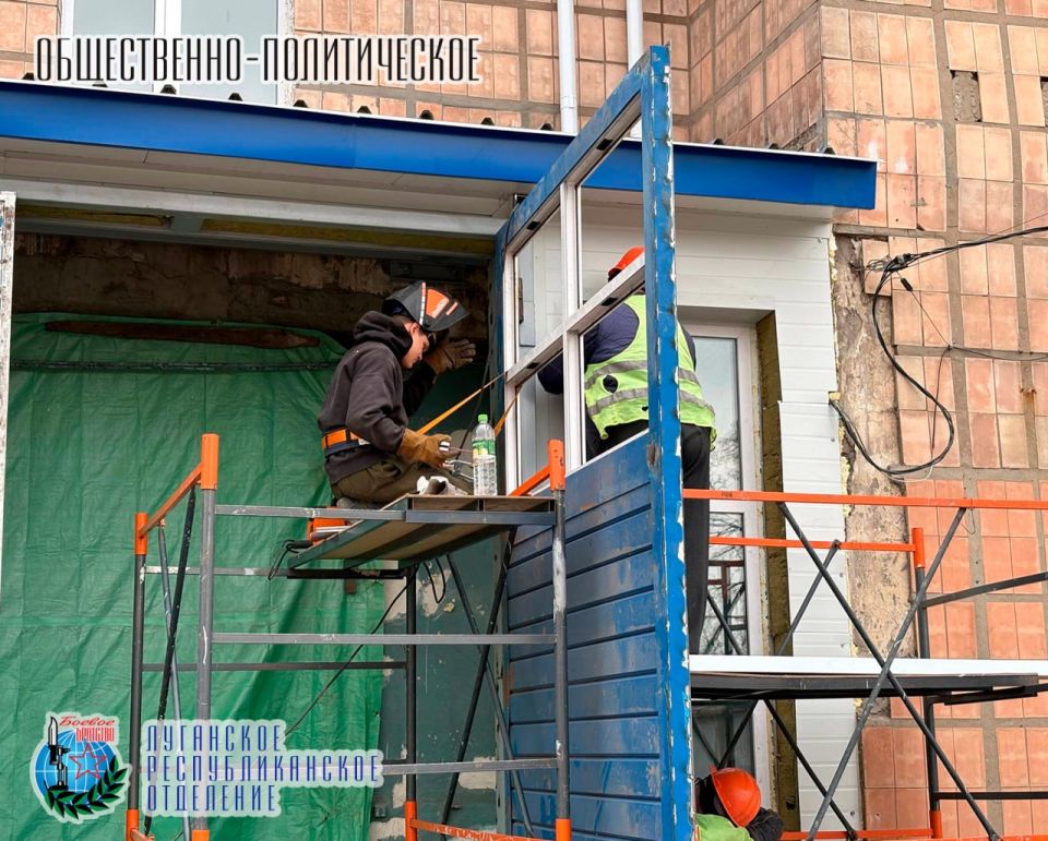 1 апреля Сергей Соловьев, Глава городского округа муниципальное образование городской округ город Красный Луч, руководитель Краснолучского местного отделения Луганского республиканского отделения Всероссийской общественной... 1 апреля Сергей Соловьев, Глава городского округа муниципальное образование городской округ город Красный Луч, руководитель Краснолучского местного отделения Луганского республиканского отделения Всероссийской общественной...