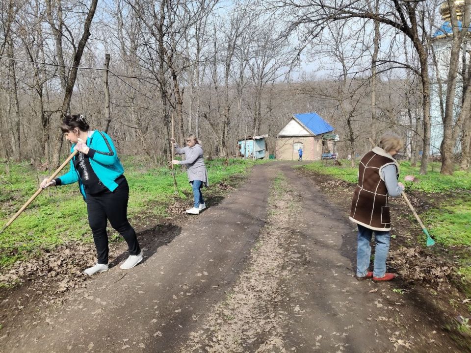 03.04.2026г. Сотрудники Чугинского отдела жизнеобеспечения, члены партии "Единая Россия", приняли активное участие в субботнике, который прошёл на территории нашего отдела, в урочище Киселева балка 03.04.2026г. Сотрудники Чугинского отдела жизнеобеспечения, члены партии "Единая Россия", приняли активное участие в субботнике, который прошёл на территории нашего отдела, в урочище Киселева балка