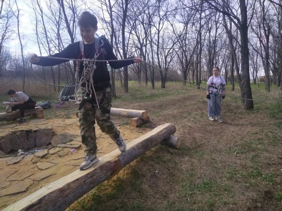Воспитанники Ровеньковского центра детского, юношеского туризма и краеведения на базе отдыха "Тыловичок" Воспитанники Ровеньковского центра детского, юношеского туризма и краеведения на базе отдыха "Тыловичок"