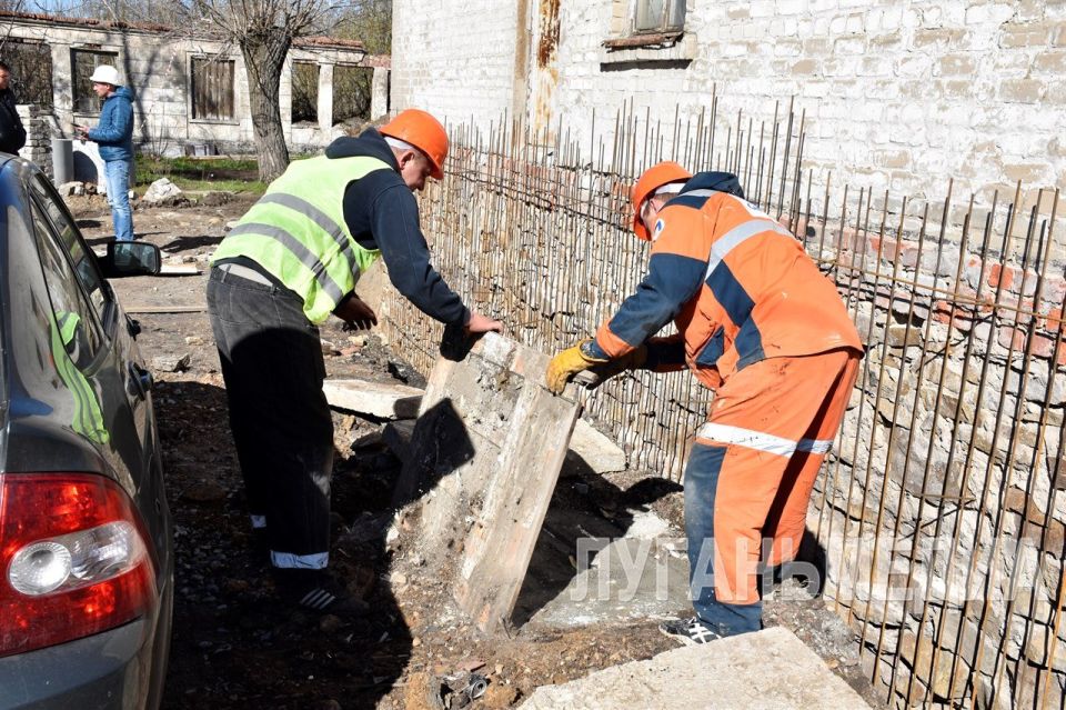 В рамках «Народной программы» партии «Единая Россия» продолжается ремонт пункта временного размещения в Красном Луче В рамках «Народной программы» партии «Единая Россия» продолжается ремонт пункта временного размещения в Красном Луче