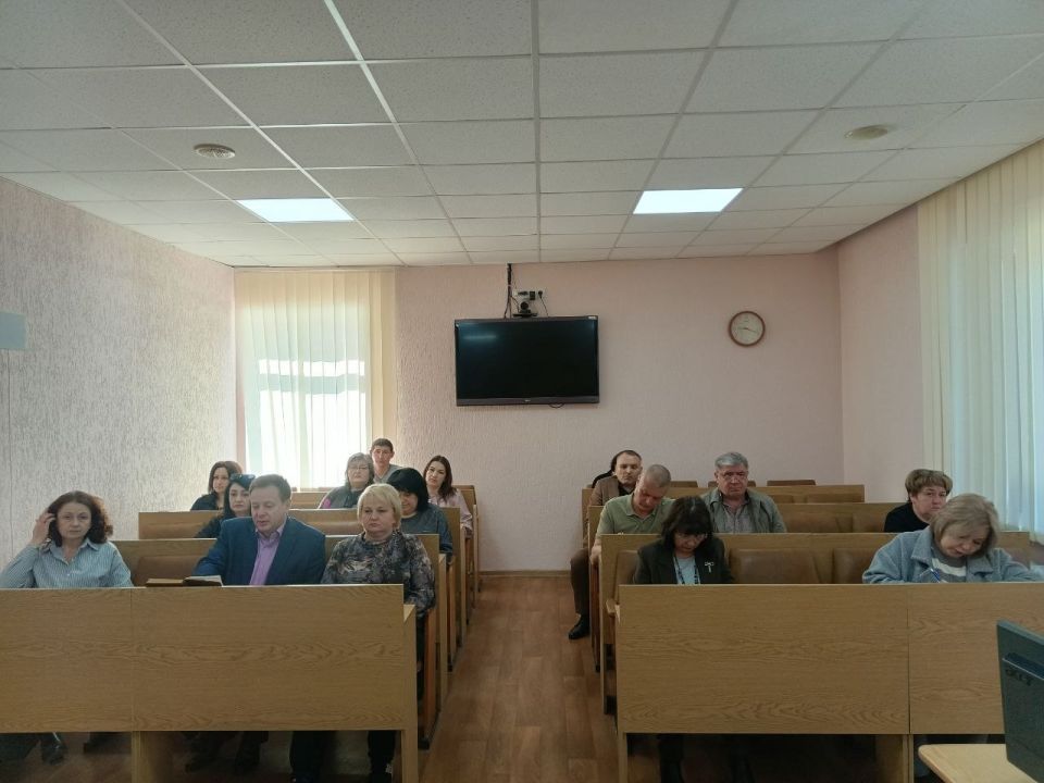 Сегодня Глава городского округа город Ровеньки Андрей Рубанцов провел плановое рабочее совещание с руководителями управлений администрации и структурных подразделений Сегодня Глава городского округа город Ровеньки Андрей Рубанцов провел плановое рабочее совещание с руководителями управлений администрации и структурных подразделений