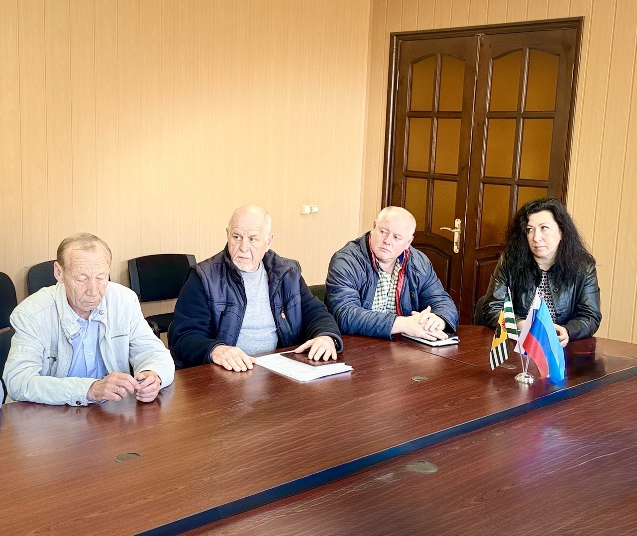 Врип главы Евгений Шаталин совместно с первым заместителем Игорем Шмидтом провёл рабочее совещание с руководителями коммунальных служб, представителями образования и здравоохранения Врип главы Евгений Шаталин совместно с первым заместителем Игорем Шмидтом провёл рабочее совещание с руководителями коммунальных служб, представителями образования и здравоохранения