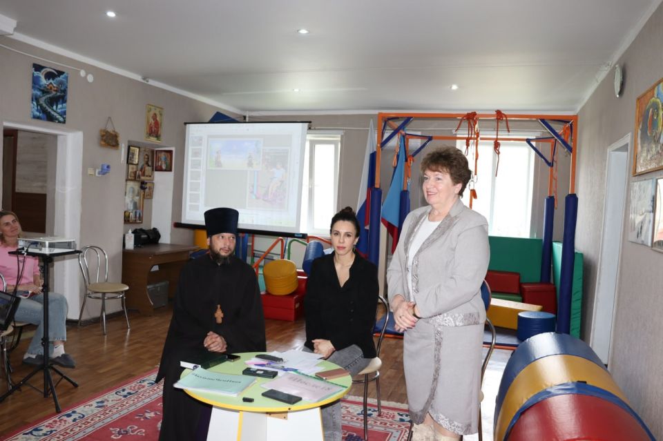 В Стаханове стартовал проект #БольшеЧемНяня: помощь семьям с особенными детьми В Стаханове стартовал проект #БольшеЧемНяня: помощь семьям с особенными детьми