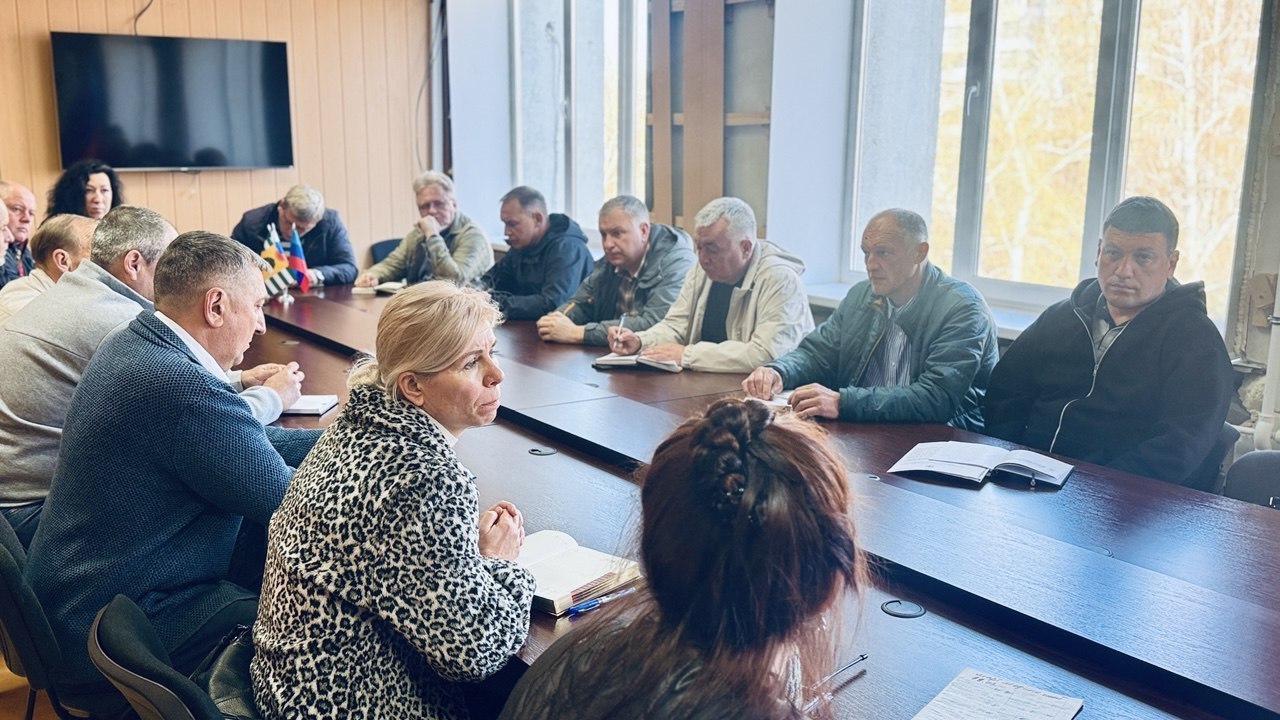 Врип главы Евгений Шаталин совместно с первым заместителем Игорем Шмидтом провёл рабочее совещание с руководителями коммунальных служб, представителями образования и здравоохранения Врип главы Евгений Шаталин совместно с первым заместителем Игорем Шмидтом провёл рабочее совещание с руководителями коммунальных служб, представителями образования и здравоохранения