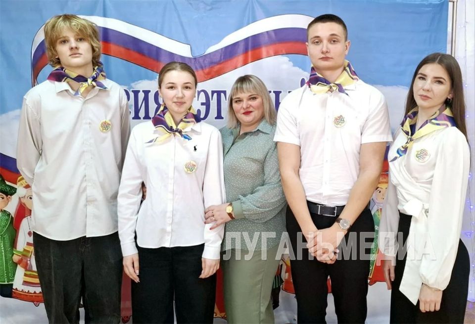 В Краснолучскую школу № 10 приехали гости из Уфы В Краснолучскую школу № 10 приехали гости из Уфы
