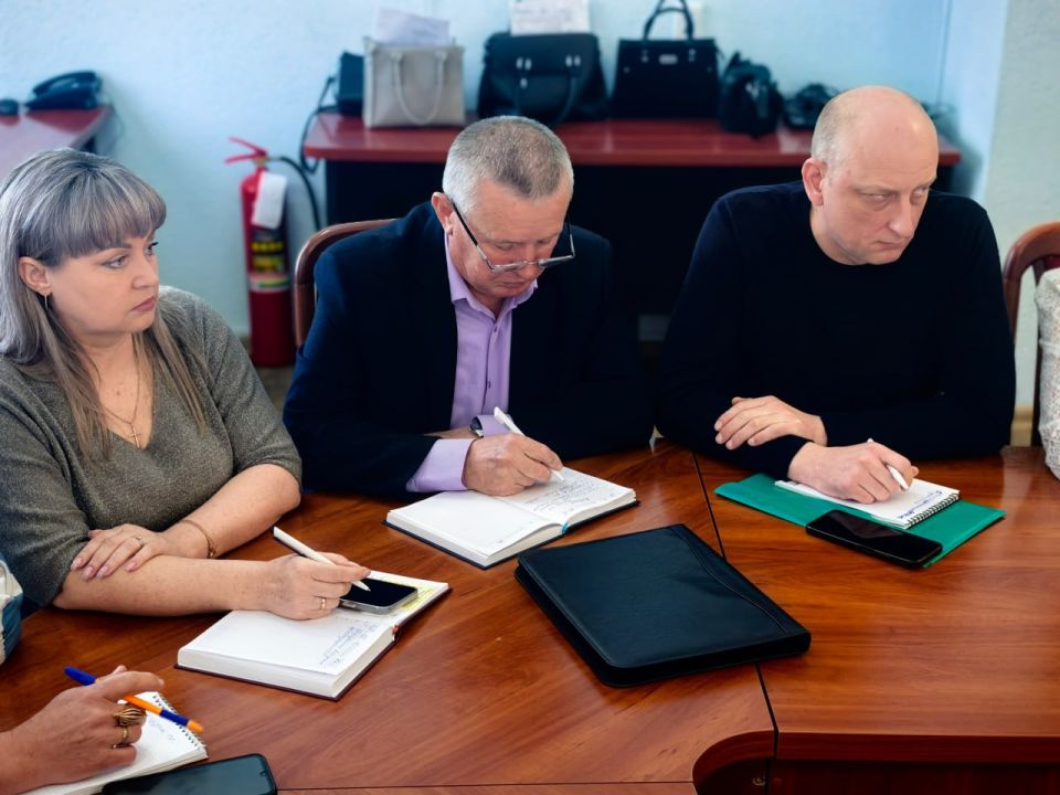 Сергей Козенко: Сегодня провел расширенное аппаратное совещание с руководителями структурных подразделений Администрации Краснодонского муниципального округа, а также с участием руководителей ресурсоснабжающих предприятий... Сергей Козенко: Сегодня провел расширенное аппаратное совещание с руководителями структурных подразделений Администрации Краснодонского муниципального округа, а также с участием руководителей ресурсоснабжающих предприятий...