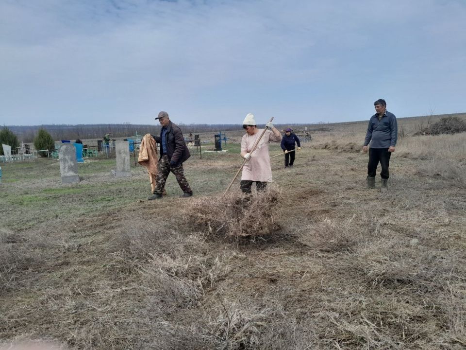 В Белокуракинском муниципальном округе активно идут работы по подготовке к предстоящим поминальным дням В Белокуракинском муниципальном округе активно идут работы по подготовке к предстоящим поминальным дням