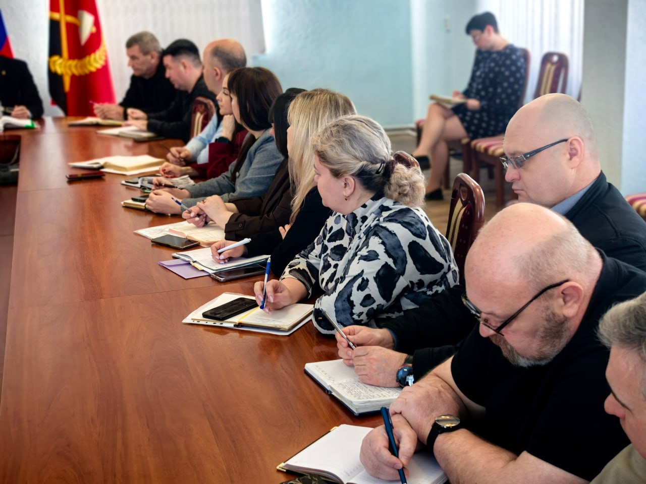 Сергей Козенко: Сегодня провел расширенное аппаратное совещание с руководителями структурных подразделений Администрации Краснодонского муниципального округа, а также с участием руководителей ресурсоснабжающих предприятий... Сергей Козенко: Сегодня провел расширенное аппаратное совещание с руководителями структурных подразделений Администрации Краснодонского муниципального округа, а также с участием руководителей ресурсоснабжающих предприятий...