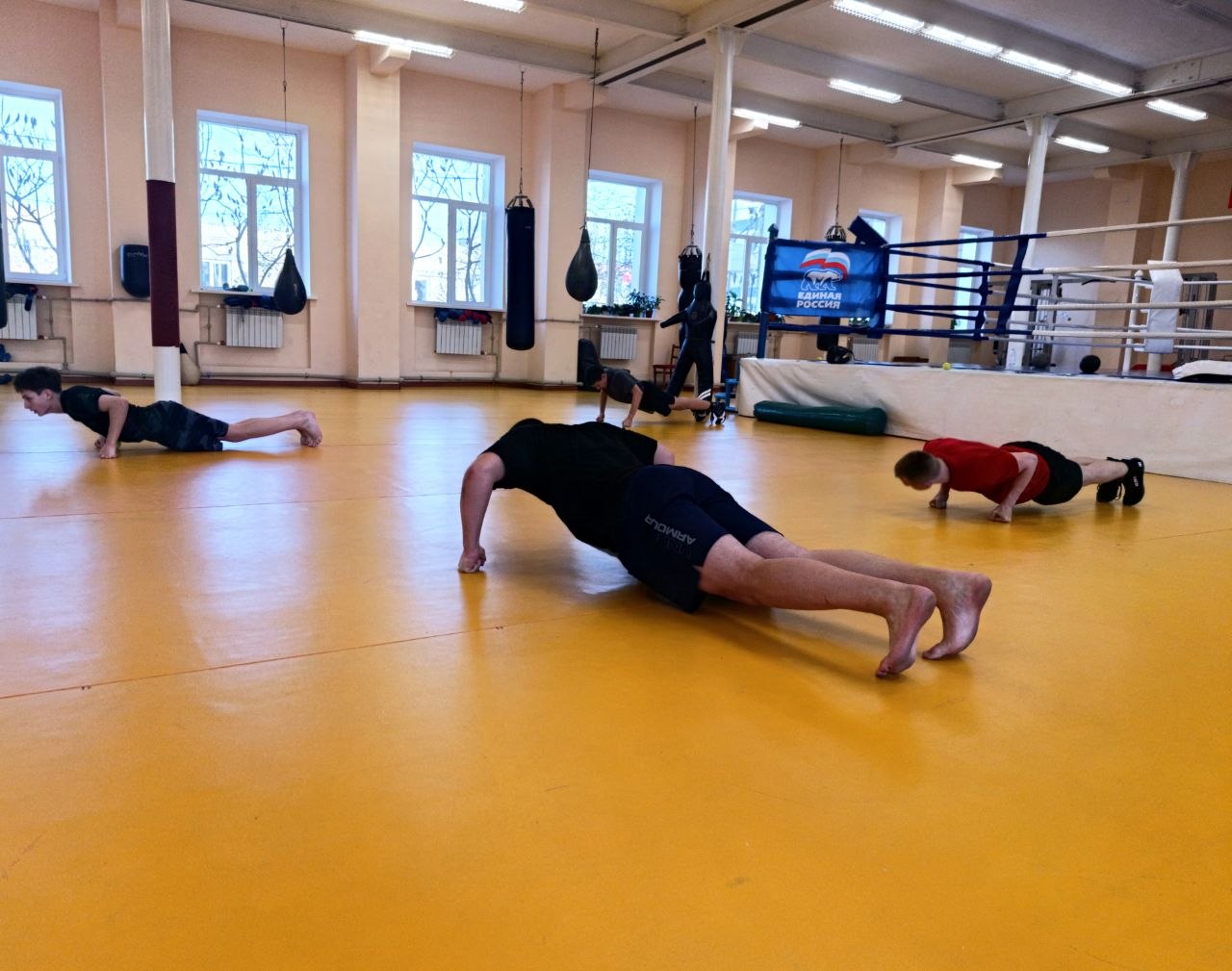 «Бокс с чемпионом». Сегодня в зале бокса г. Северодонецк состоялась открытая тренировка по боксу «Бокс с чемпионом». Сегодня в зале бокса г. Северодонецк состоялась открытая тренировка по боксу