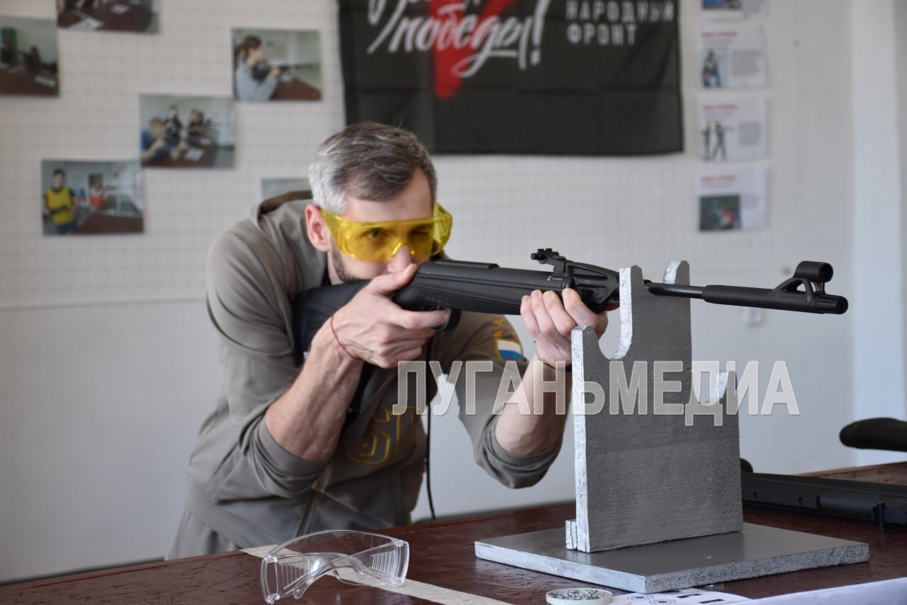 В Ровеньковском колледже прошла тренировка по стрельбе в рамках марафона «Сила России»