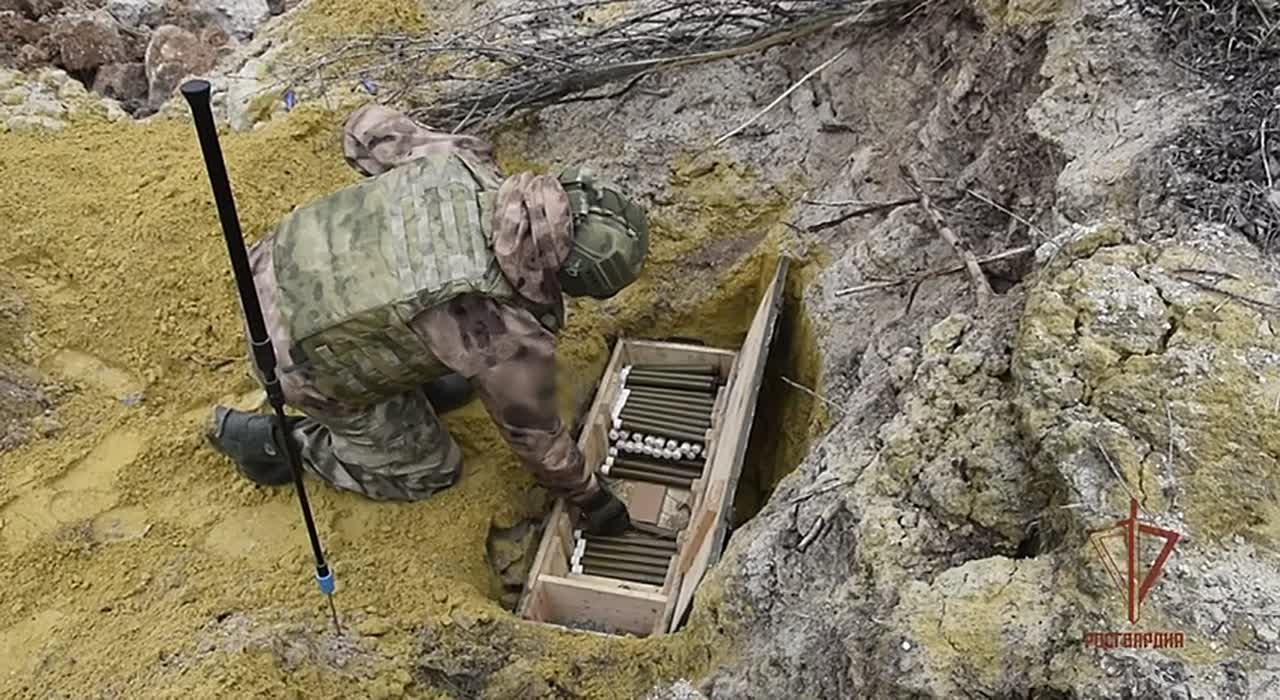 Специалисты инженерно-сапёрных подразделений Росгвардии, выполняющие служебно-боевые задачи в зоне СВО, провели мероприятия по уничтожению взрывоопасных предметов на освобождённых территориях ЛНР