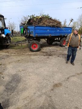 Сотрудники МУП «ДЭП города Рубежное» приступили к активным работам по благоустройству кладбищ