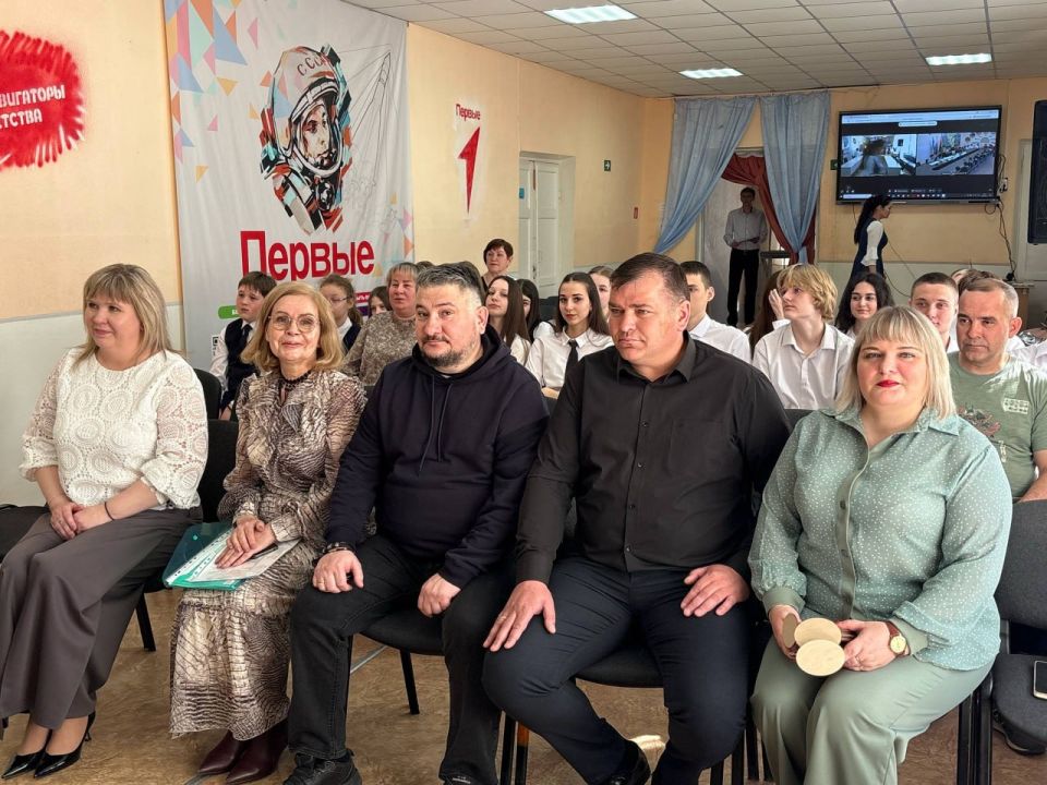 Сегодня Красный Луч посетили представители региона-шефа Республики Башкортостан Сегодня Красный Луч посетили представители региона-шефа Республики Башкортостан