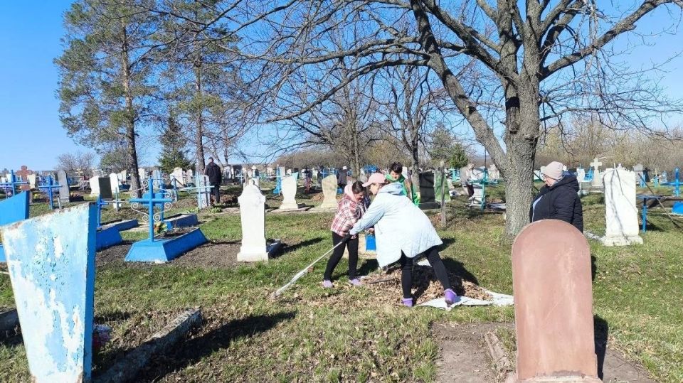В Белокуракинском муниципальном округе активно идут работы по подготовке к предстоящим поминальным дням В Белокуракинском муниципальном округе активно идут работы по подготовке к предстоящим поминальным дням