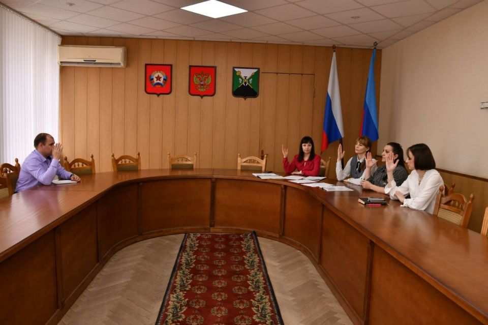 В Администрации округа продолжается работа по государственной социальной помощи на основании социального контракта В Администрации округа продолжается работа по государственной социальной помощи на основании социального контракта