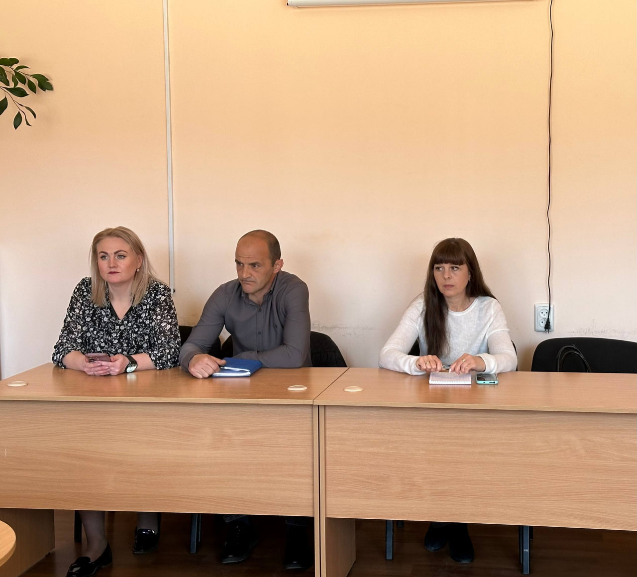 Глава городского округа город Ровеньки Андрей Рубанцов провёл личный приём жителей Глава городского округа город Ровеньки Андрей Рубанцов провёл личный приём жителей