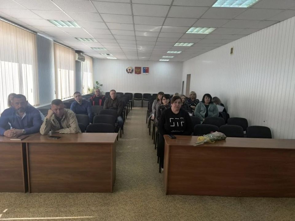 Альберт Зинченко: Первый заместитель Главы Станично-Луганского муниципального округа Владимир Макеев провел совещание с начальниками отделов жизнеобеспечения населенных пунктов Альберт Зинченко: Первый заместитель Главы Станично-Луганского муниципального округа Владимир Макеев провел совещание с начальниками отделов жизнеобеспечения населенных пунктов