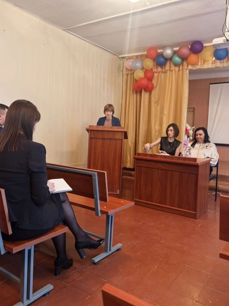 В Лутугино прошел семинар для руководителей образовательных организаций В Лутугино прошел семинар для руководителей образовательных организаций