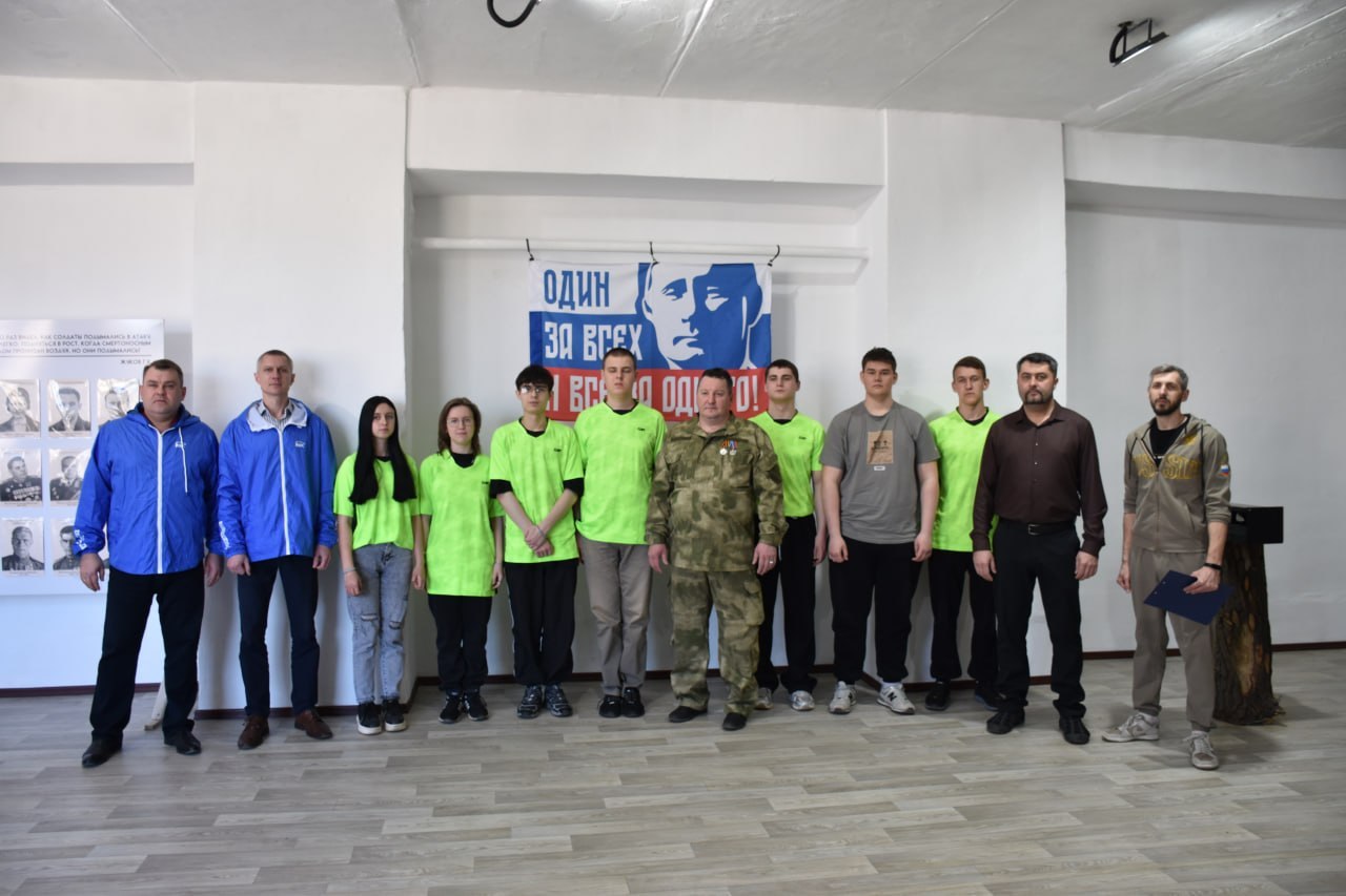 Сегодня в городе Ровеньки, в Ровеньковском технико-экономическом колледже состоялось тренировка по стрельбе из пневматического оружия в студенческом тире «СтрелОК» под руководством тренера Антона Рыбальченко – руководителя...