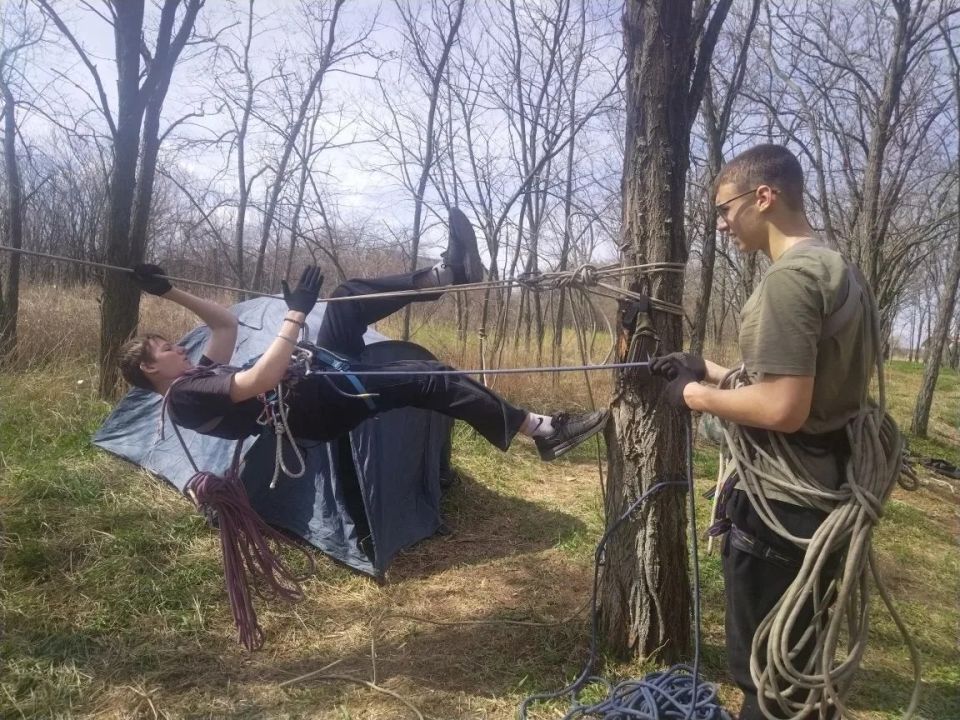 Воспитанники Ровеньковского центра детского, юношеского туризма и краеведения на базе отдыха "Тыловичок" Воспитанники Ровеньковского центра детского, юношеского туризма и краеведения на базе отдыха "Тыловичок"