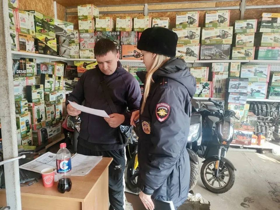 Сотрудники Госавтоинспекции продолжают проводить профилактические рейды Сотрудники Госавтоинспекции продолжают проводить профилактические рейды